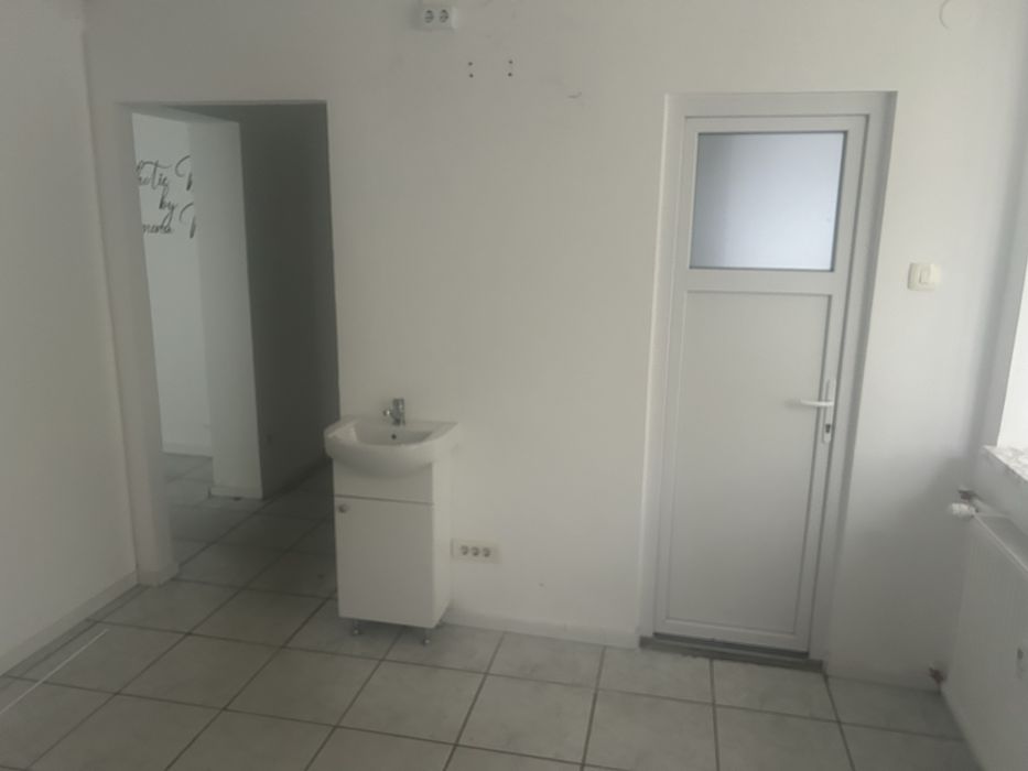 Vand spatiu comercial 50mp zona McDonalds