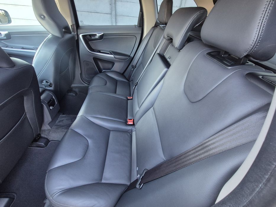 Volvo XC60 D3 2.0D 136 CP – 5 Cilindri – 2014  /Xenon / Piele / Clima