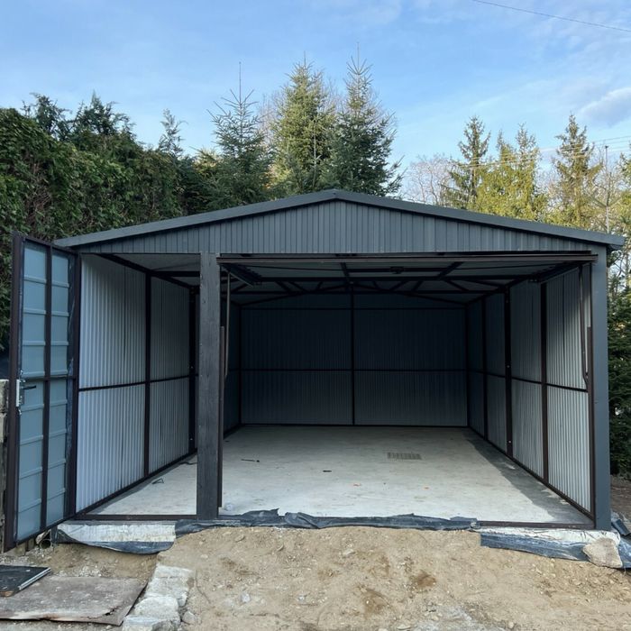 Vand garaje auto pe structura metalica