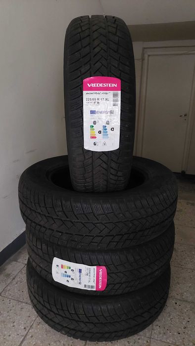 Гуми 225/65R17, Vredestein, Грайфер 7+ мм, DOT 3524. Купувани преди по-малко от 1г, ползвани само 1 сезон, дек-фев. Минах на гуми А/Т.