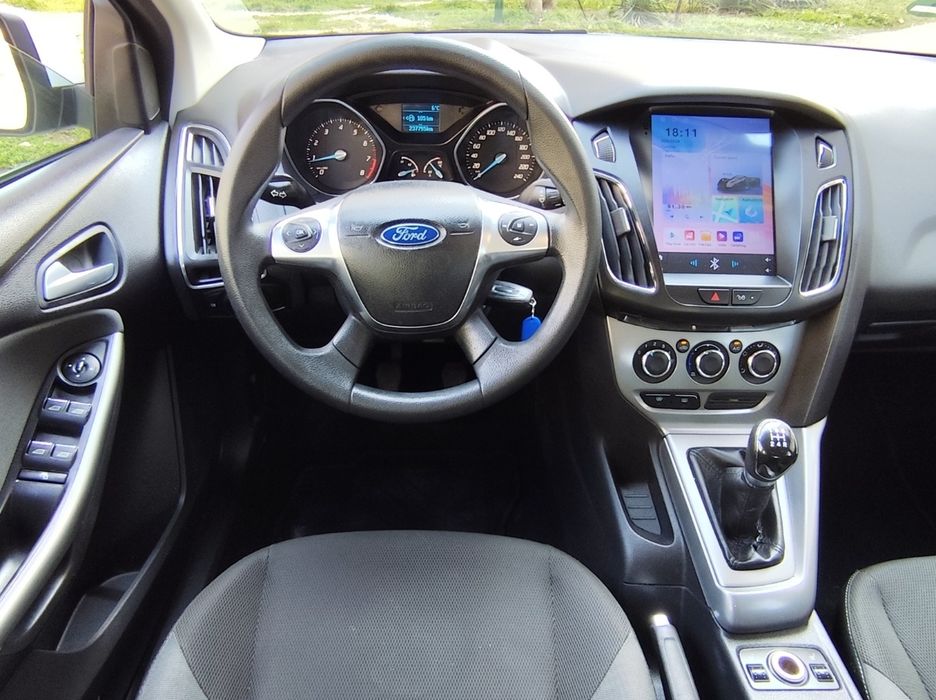 Ford Focus 1.6 benzină MPI, Navi, Cameră
