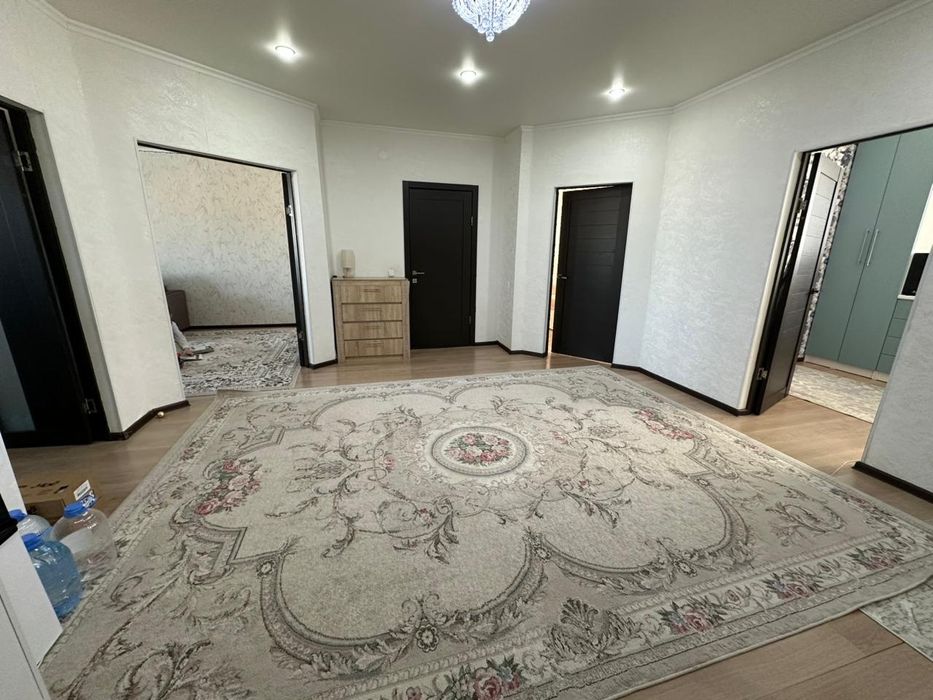 Продам квартиру в 10мкрн 25 доме