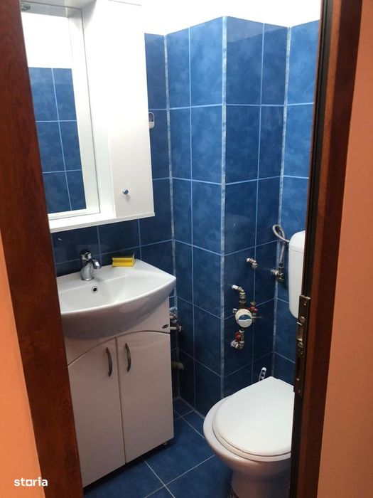 Proprietar închiriez Apartament 3 camere 2 băi.