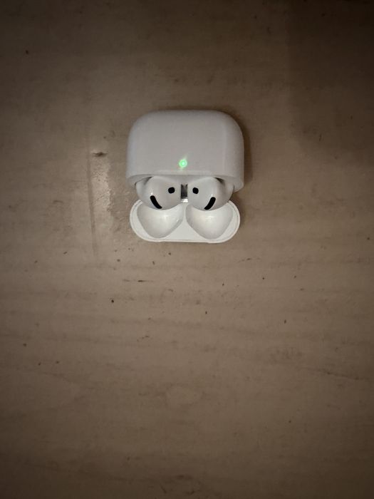 Apple Airpods  4