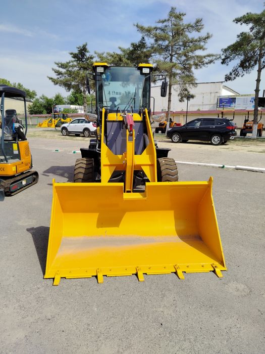 Фронтальный погрузчик ZL920 (1.5 тонны)