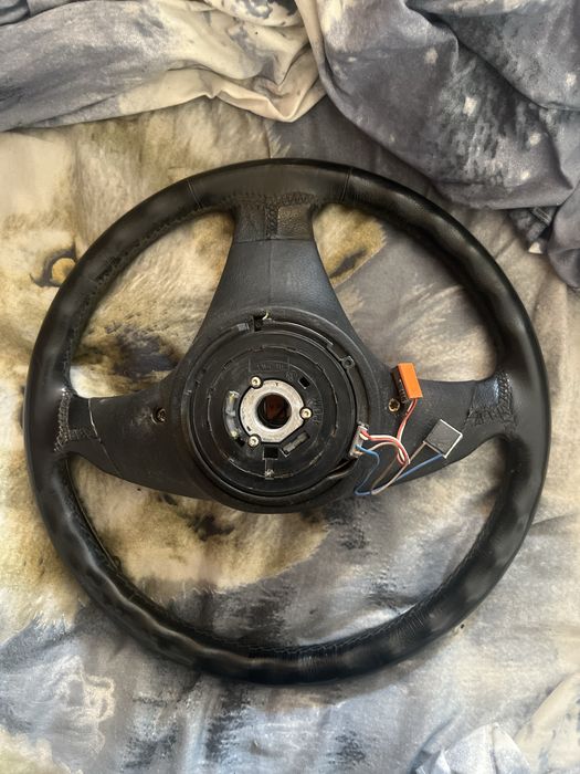 Руль бмв е34 , подушка целая