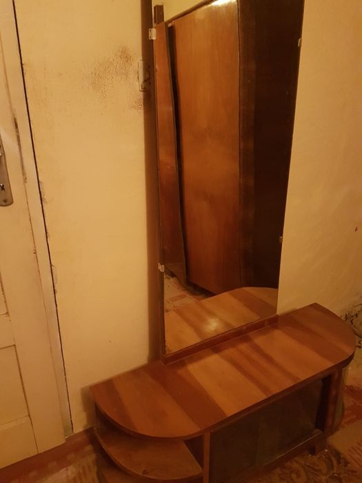 Vând mobila dormitor furnir de nuc