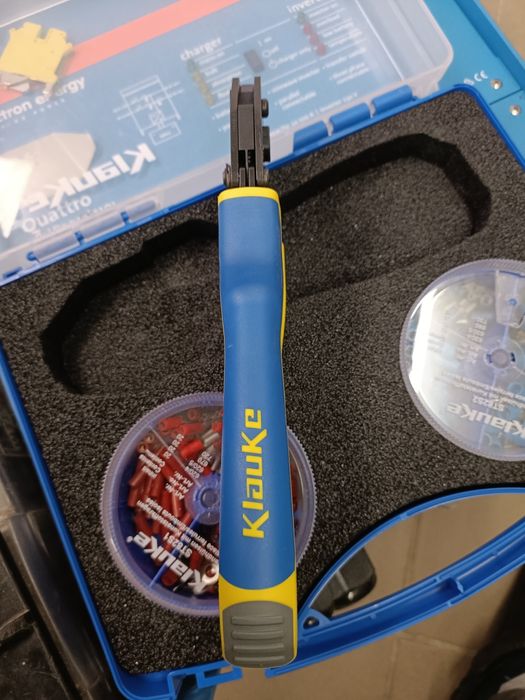 Klauke - Cleşte de sertizare mare K05 și Clește de sertizare K 82 T pentru conexiuni de cablu izolate 0,5 - 6 mm²
