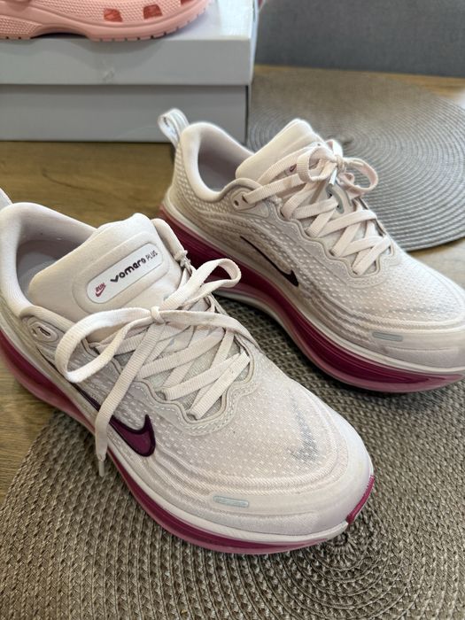 Nike Vomero Plus