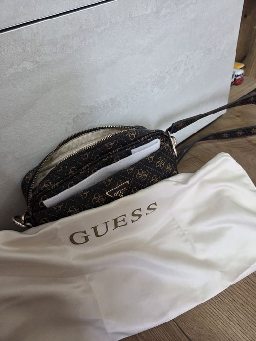 Дамска чанта guess
