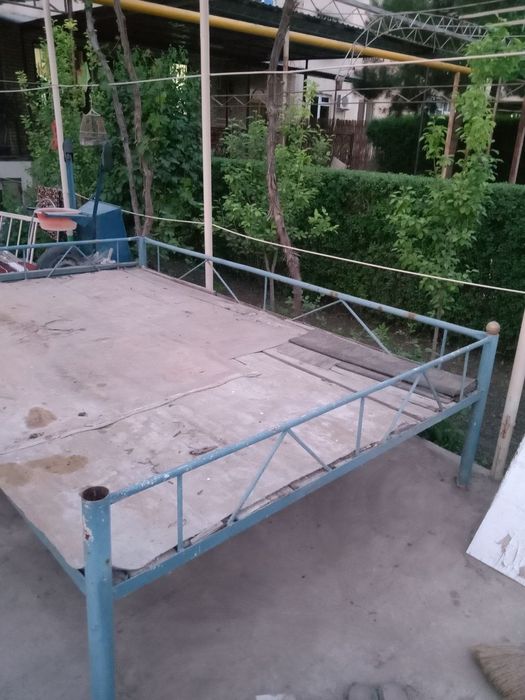 Кроват сотилади тез