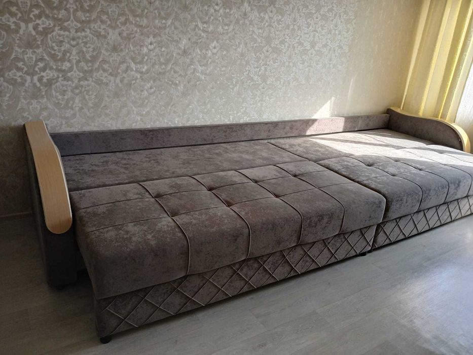 Продам диван, 4 метра
