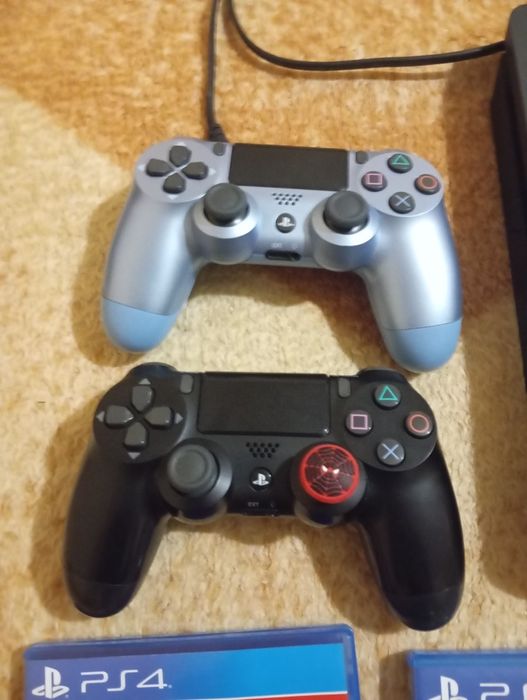 Плейстейшън 4 слим