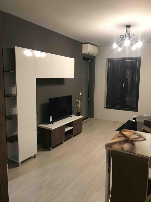 Дава се под наем Двустаен апартамент в Пловдив, Център - 70 кв.м за 561 € - Снимка #2