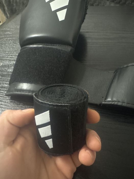 Manusi de box Adidas + gutiera +  bandaj maini (hand wraps)