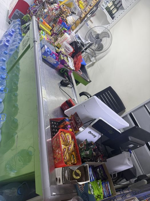 Срочно продам кассовый стол