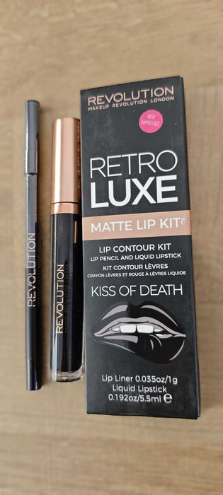 Гримове - Makeup Revolution Течно Червило, матова основа за грим 28 мл