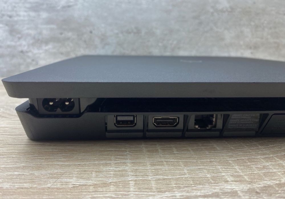 Ps4 / Playstation 4 Slim + Controller + Jocuri