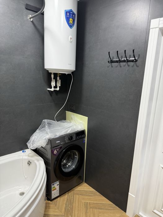 Урганч шахрида 1-этажда тоза домда тоза ремонт 3 хонали кв сотилади.