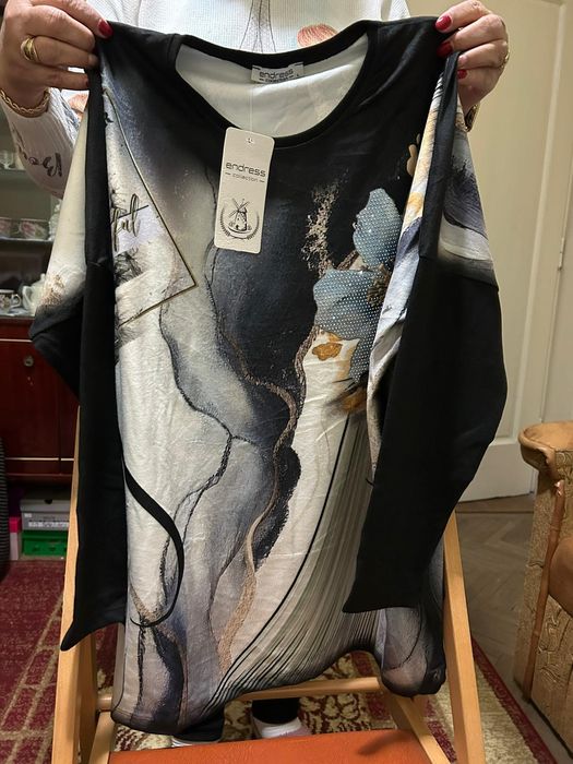 Bluza de femei cu eticheta