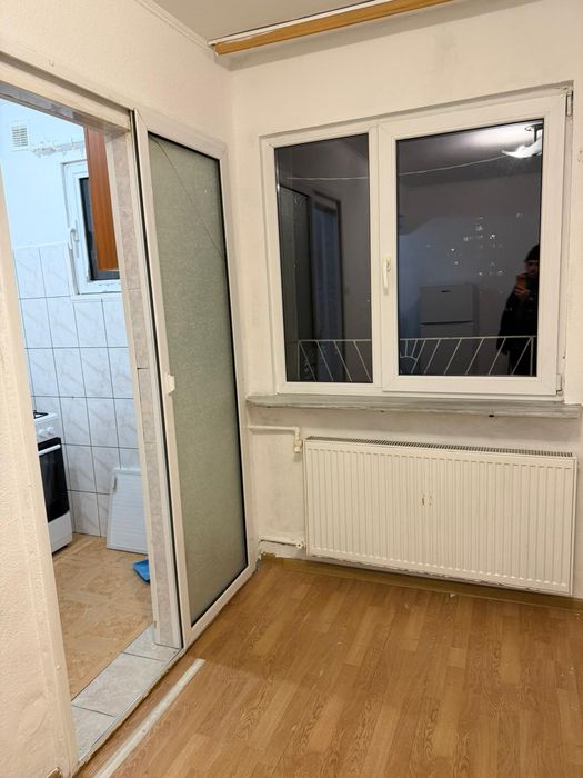 Închiriez garsonieră