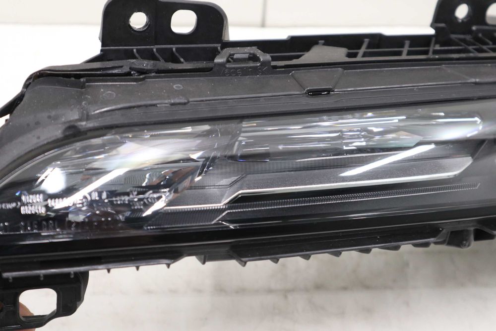 Ляв горен кристален фар Сваровски БМВ 7 серия Г70 BMW G70