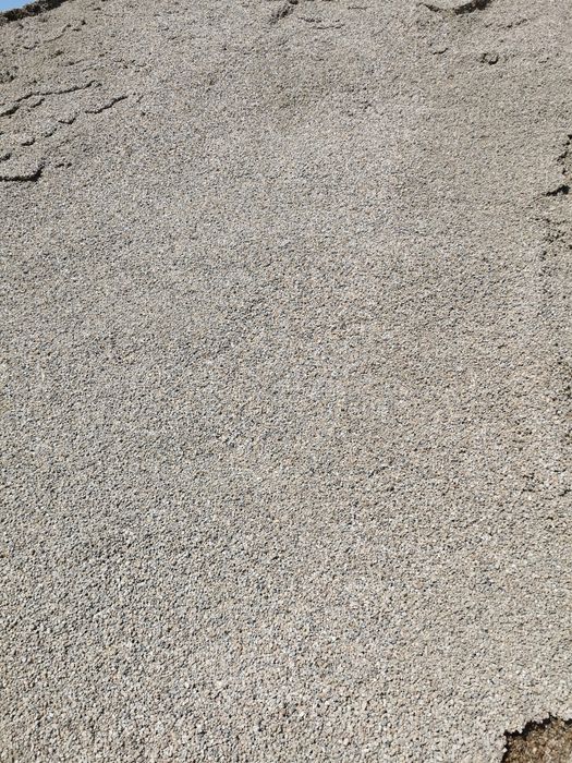 Nisip, sort, balastru.