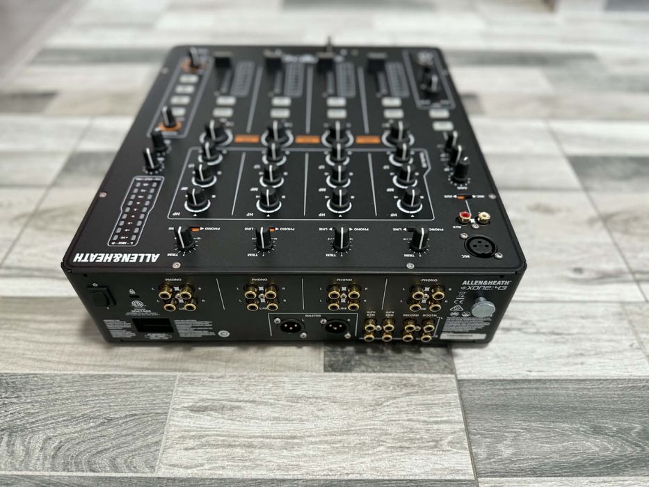 Allen & Heath Xone:43 – Mixer DJ profesional 4 canale – stare foarte bună