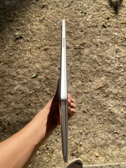 Macbook Pro ( 16 GB RAM, 1 TB SSD )