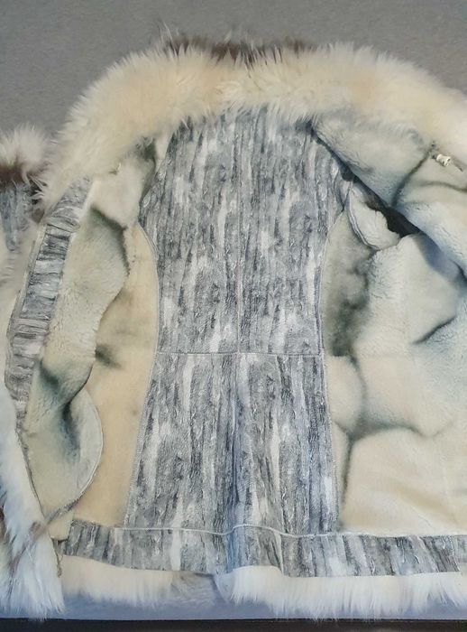 Палто естествена кожа със сребърна лисица