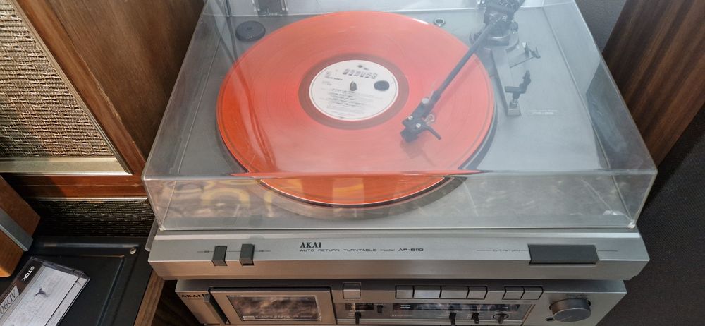 Sistem audio Akai