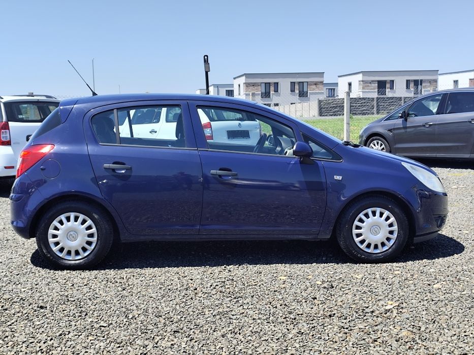Opel Corsa. Motor 1,2 benzină. An 2009.