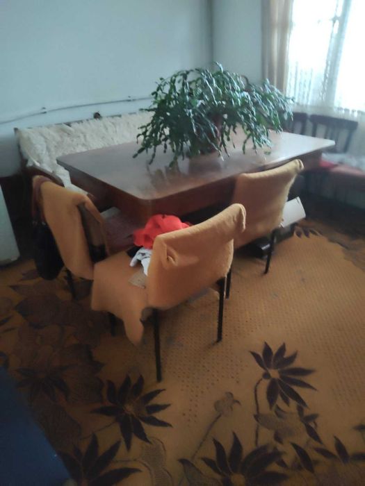 Продавам масивна къща