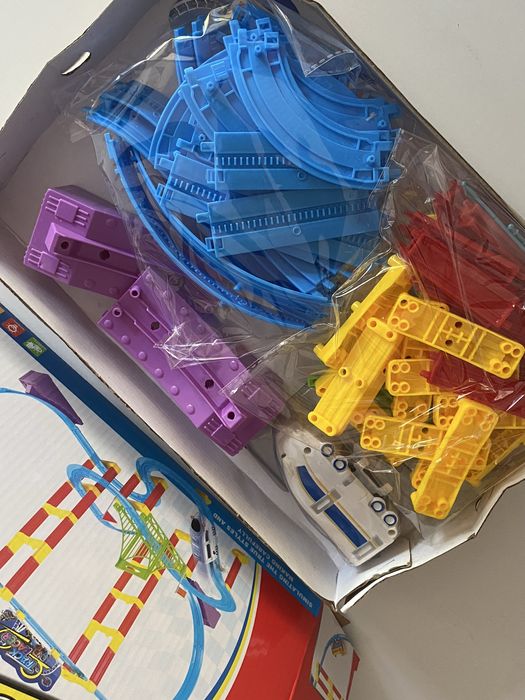 Локомотивче с 3D релсов път с лупинг, влак, релси, влакче