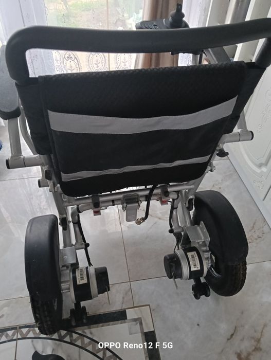 Căruț electric persoane cu dizabilități
