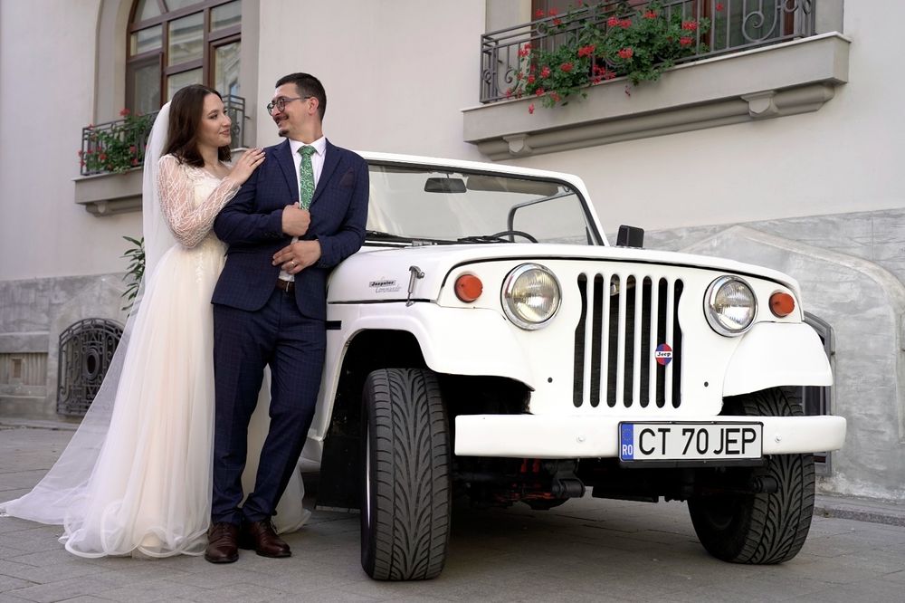 Limuzina și mașini de epoca de închiriat