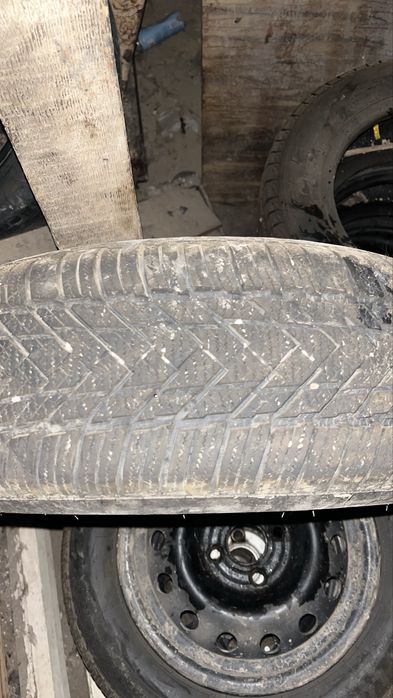 Продам шины 175/65 R14 со штампованными дисками