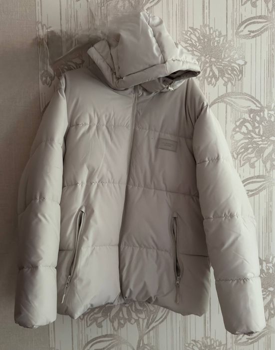 Пуховик Pull & bear, молочный цвет оригинал