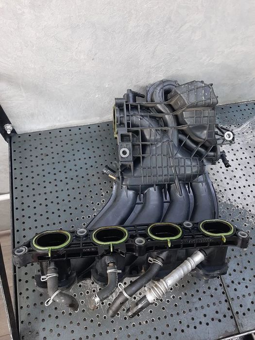 galerie admisie cu gaz 1.6b h4md7 dacia duster  140036159r