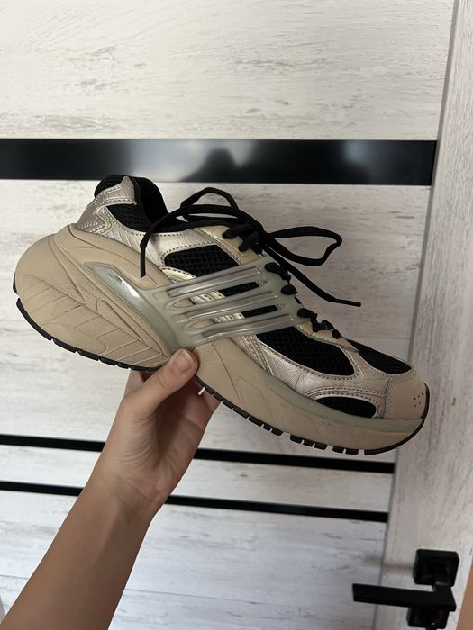 кроссовки Adidas