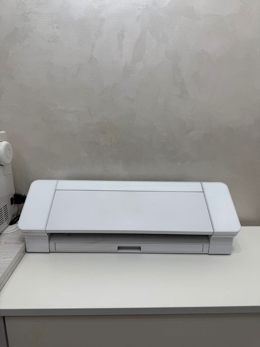 Плоттер cameo 4 в идеальном состоянии