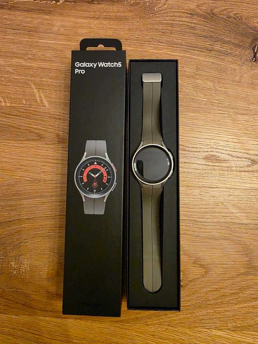 Samsung Galaxy Watch 5 Pro LTE, 45 mm, LTE, Titan / Safir
