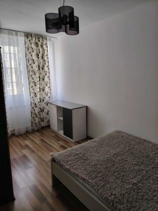 De închiriat apartament 3 camere Titan Potcoava