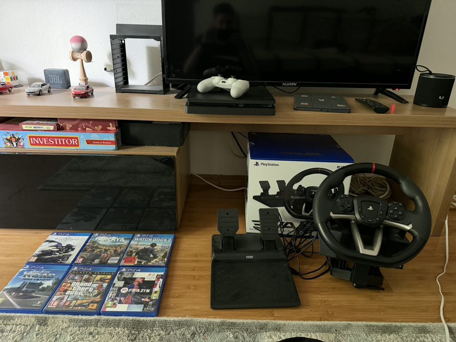 Vând Ps4 cu Volan si pedale+jocuri
