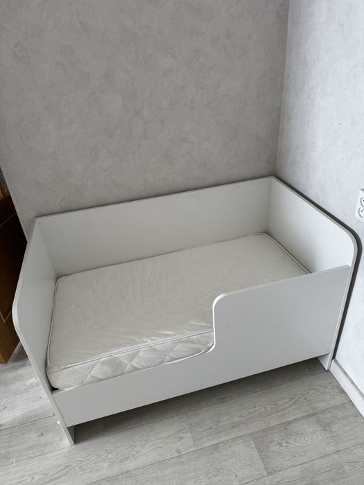 Продам детскую кроватку 120*70