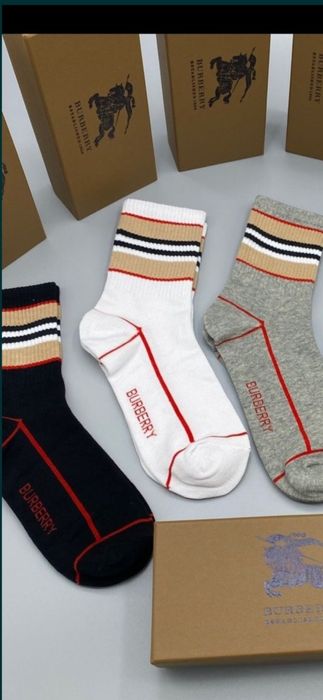 Șosete Burberry, model 2026, prețul este ptr o pereche
