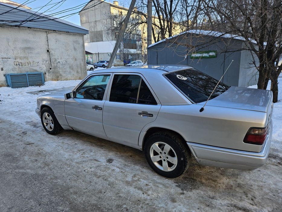 Продам Мерседес 124