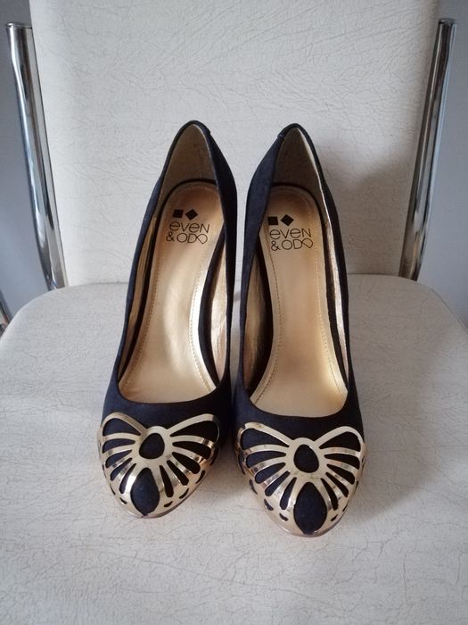 Pantofi stiletto