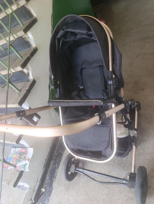 Vând carut 2 în 1. Carutul se poate vedea în Comanesti