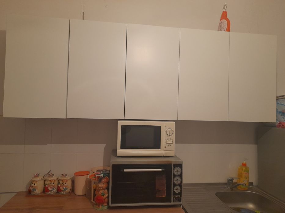 Кухня гарнитура и стол